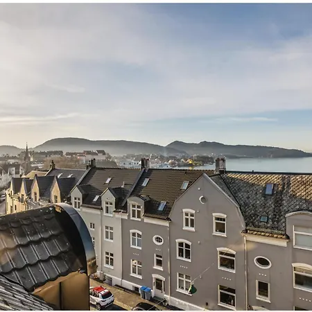 Lägenhet Bergenhus In Historical Sandviken Bergen