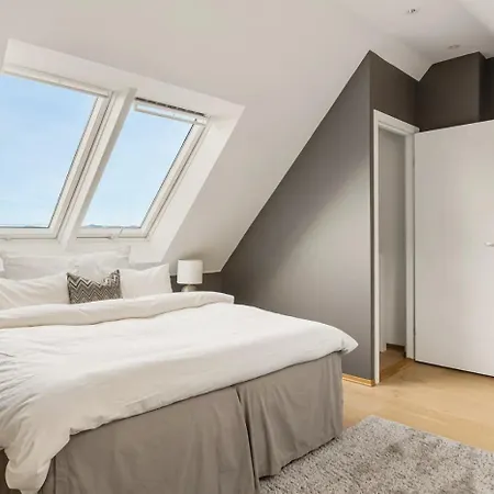 Bergenhus In Historical Sandviken Lägenhet *