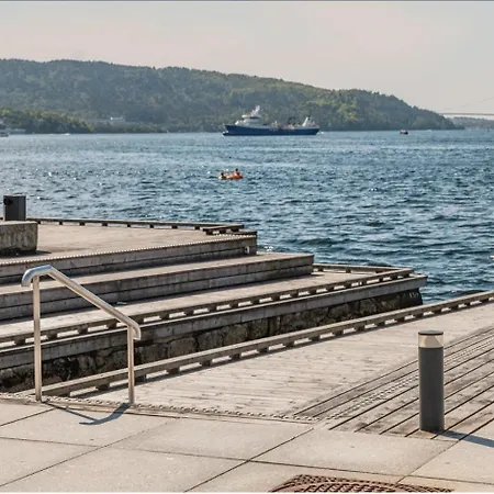 Bergenhus In Historical Sandviken * Bergen